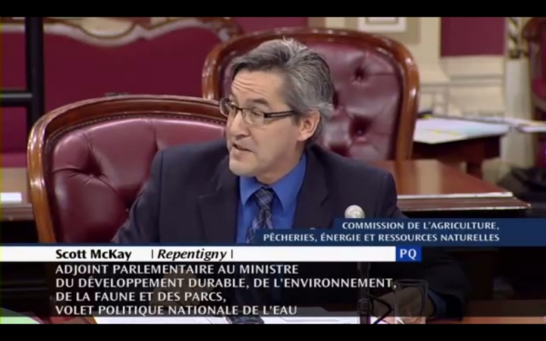 Citoyens bâillonnés : le gouvernement persiste et signe [vidéo]